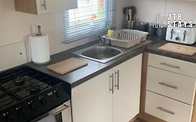 Spacious And Luxurious Caravan In Trecco Bay
